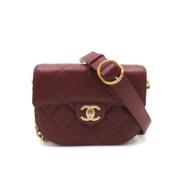 Pre-owned Fabric shoulder-bags Chanel Vintage , Red , Dames