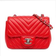 Pre-owned Leather crossbody-bags Chanel Vintage , Red , Dames