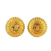 Pre-owned Metal earrings Chanel Vintage , Yellow , Dames