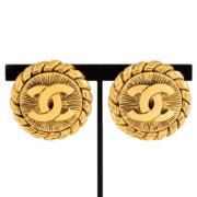 Pre-owned Metal earrings Chanel Vintage , Yellow , Dames