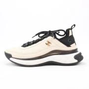 Pre-owned Suede sneakers Chanel Vintage , Beige , Dames