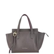 Pre-owned Leather handbags Salvatore Ferragamo Pre-owned , Gray , Dame...