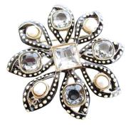 Pre-owned Metal brooches Chanel Vintage , Black , Dames