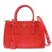 Pre-owned Leather handbags Prada Vintage , Red , Dames