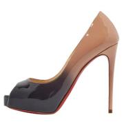 Pre-owned Leather heels Christian Louboutin Pre-owned , Beige , Dames