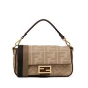 Pre-owned Canvas shoulder-bags Fendi Vintage , Beige , Dames