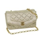 Pre-owned Satin chanel-bags Chanel Vintage , Yellow , Dames