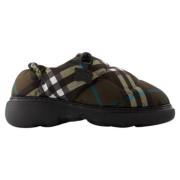 Nylon flats Burberry , Multicolor , Dames