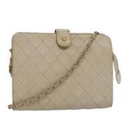 Pre-owned Leather chanel-bags Chanel Vintage , Beige , Dames