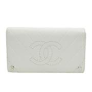 Pre-owned Leather wallets Chanel Vintage , White , Dames