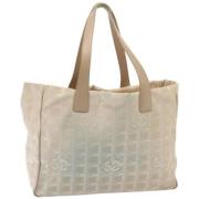 Pre-owned Nylon chanel-bags Chanel Vintage , Beige , Dames