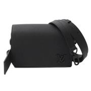 Pre-owned Canvas shoulder-bags Louis Vuitton Vintage , Black , Heren