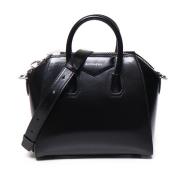 Zwarte leren schoudertas met zilveren details Givenchy , Black , Dames