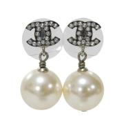 Pre-owned Metal earrings Chanel Vintage , White , Dames