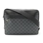 Pre-owned Canvas shoulder-bags Louis Vuitton Vintage , Black , Heren