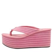 Pre-owned Suede sandals Fendi Vintage , Pink , Dames