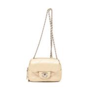 Pre-owned Leather chanel-bags Chanel Vintage , Yellow , Dames