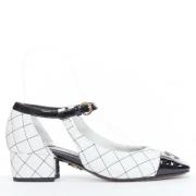 Pre-owned Leather heels Chanel Vintage , White , Dames