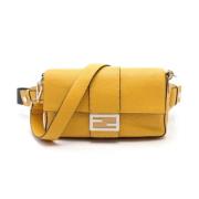 Pre-owned Leather shoulder-bags Fendi Vintage , Yellow , Heren