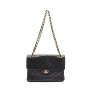 Pre-owned Leather crossbody-bags Chanel Vintage , Black , Dames