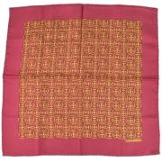 Pre-owned Silk scarves Hermès Vintage , Pink , Dames