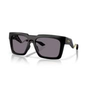 Stijlvolle zonnebril voor buitenactiviteiten Oakley , Black , Dames