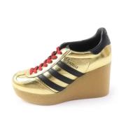 Pre-owned Fabric sneakers Gucci Vintage , Yellow , Dames