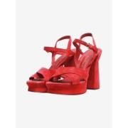 Pre-owned Suede sandals Salvatore Ferragamo Pre-owned , Red , Dames