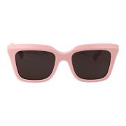 Stijlvolle zonnebril Am0473S voor de zomer Alexander McQueen , Pink , ...