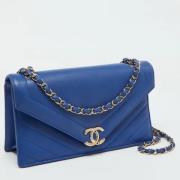 Pre-owned Leather chanel-bags Chanel Vintage , Blue , Dames