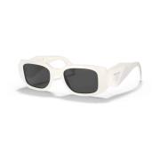 Stijlvolle zonnebril voor je look Prada , White , Unisex