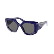 Stijlvolle zonnebril voor modeliefhebbers Prada , Blue , Unisex