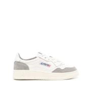 Witte Vetersneakers met Geperforeerde Neus Autry , White , Dames