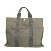 Pre-owned Canvas totes Hermès Vintage , Green , Dames