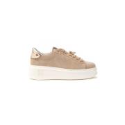 Roze Leren en Suède Sneakers met Gouden Oogjes en Juweelaccessoires Gi...