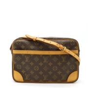 Pre-owned Canvas crossbody-bags Louis Vuitton Vintage , Brown , Dames