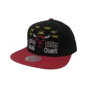 Zwarte Bulls Champ Snapback Hoed Mitchell & Ness , Black , Heren