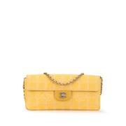 Pre-owned Nylon shoulder-bags Chanel Vintage , Yellow , Dames