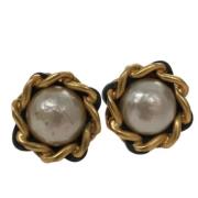 Pre-owned Metal earrings Chanel Vintage , Yellow , Dames