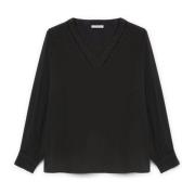 Blouse met V-hals in Lenzing™ Ecovero™ Viscose Fiorella Rubino , Black...