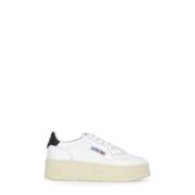 Witte Leren Sneakers met Geperforeerde Details Autry , White , Dames