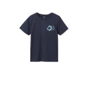 NAME IT KIDS T-shirt NKMBATHIAS met backprint donkerblauw Jongens Kato...