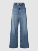 Wide fit jeans met labeldetails