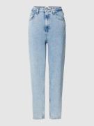 Ultra high tapered mom fit jeans met labelstitching