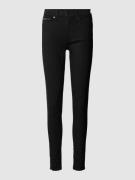 Mid rise skinny fit jeans met labelpatch, model 'NORA'