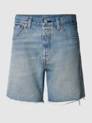 Korte regular fit jeans met knoopsluiting