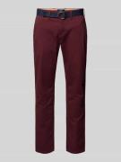 Slim fit chino met riem