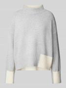 Oversized gebreide pullover met opstaande kraag, model 'Tomie'