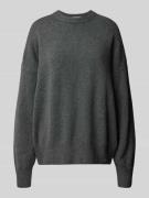 Gebreide pullover met extra brede schouders