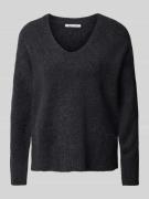 Relaxed fit gebreide pullover met V-hals